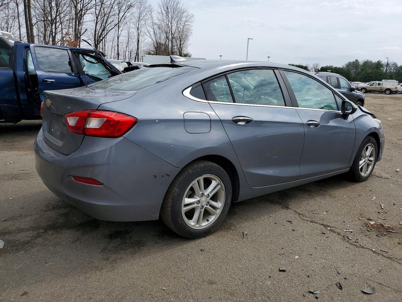 2018 Chevrolet Cruze Lt - Фото 3