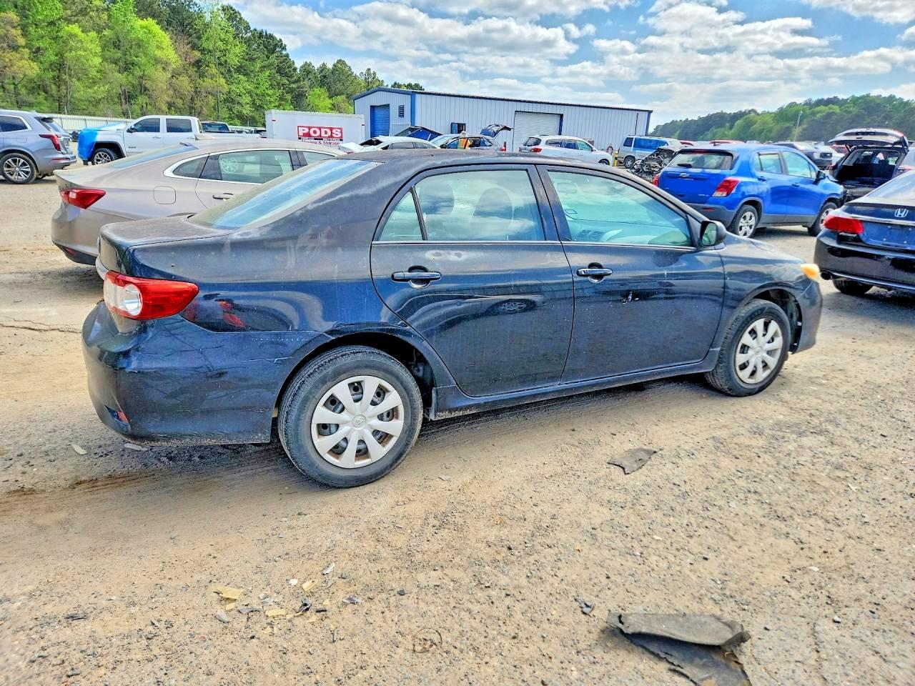 2011 Toyota Corolla Base - Фото 3