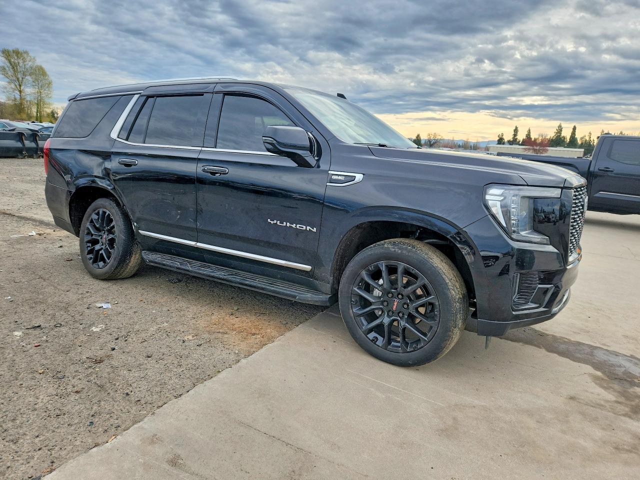 2022 GMC Yukon Slt - Фото 4