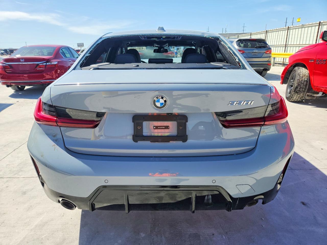 2026 BMW 330I - Фото 6