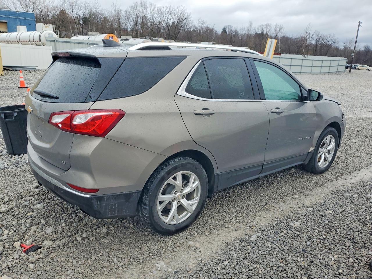 2019 Chevrolet Equinox Lt - Image 3