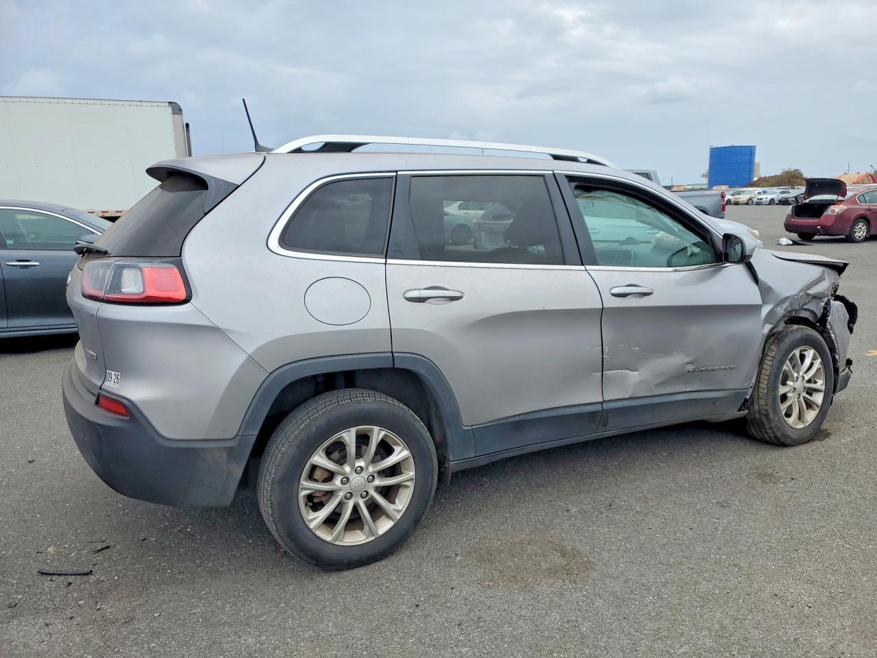 2019 Jeep Cherokee Latitude - Image 3
