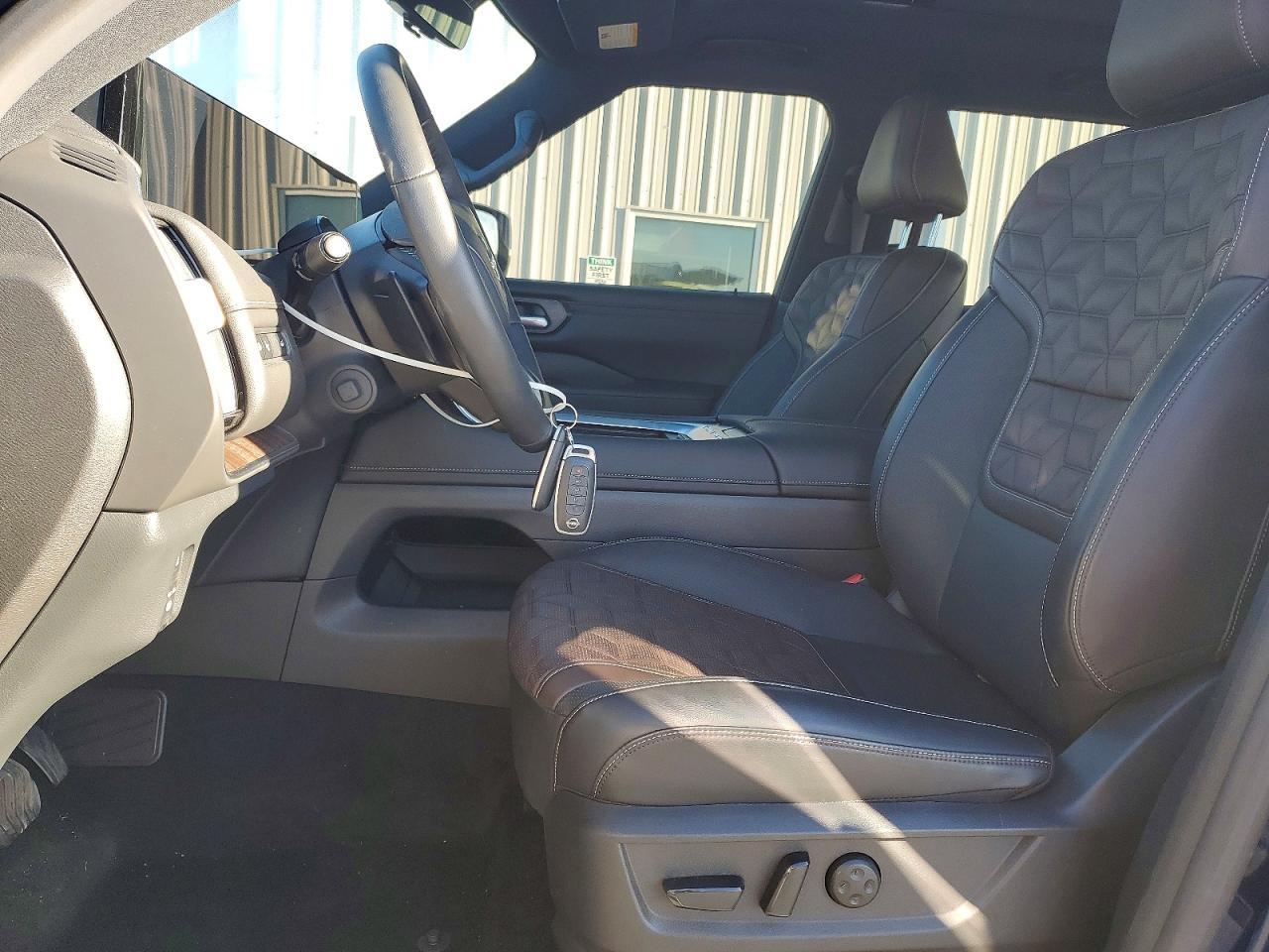 2025 Nissan Armada Platinum - Фото 7