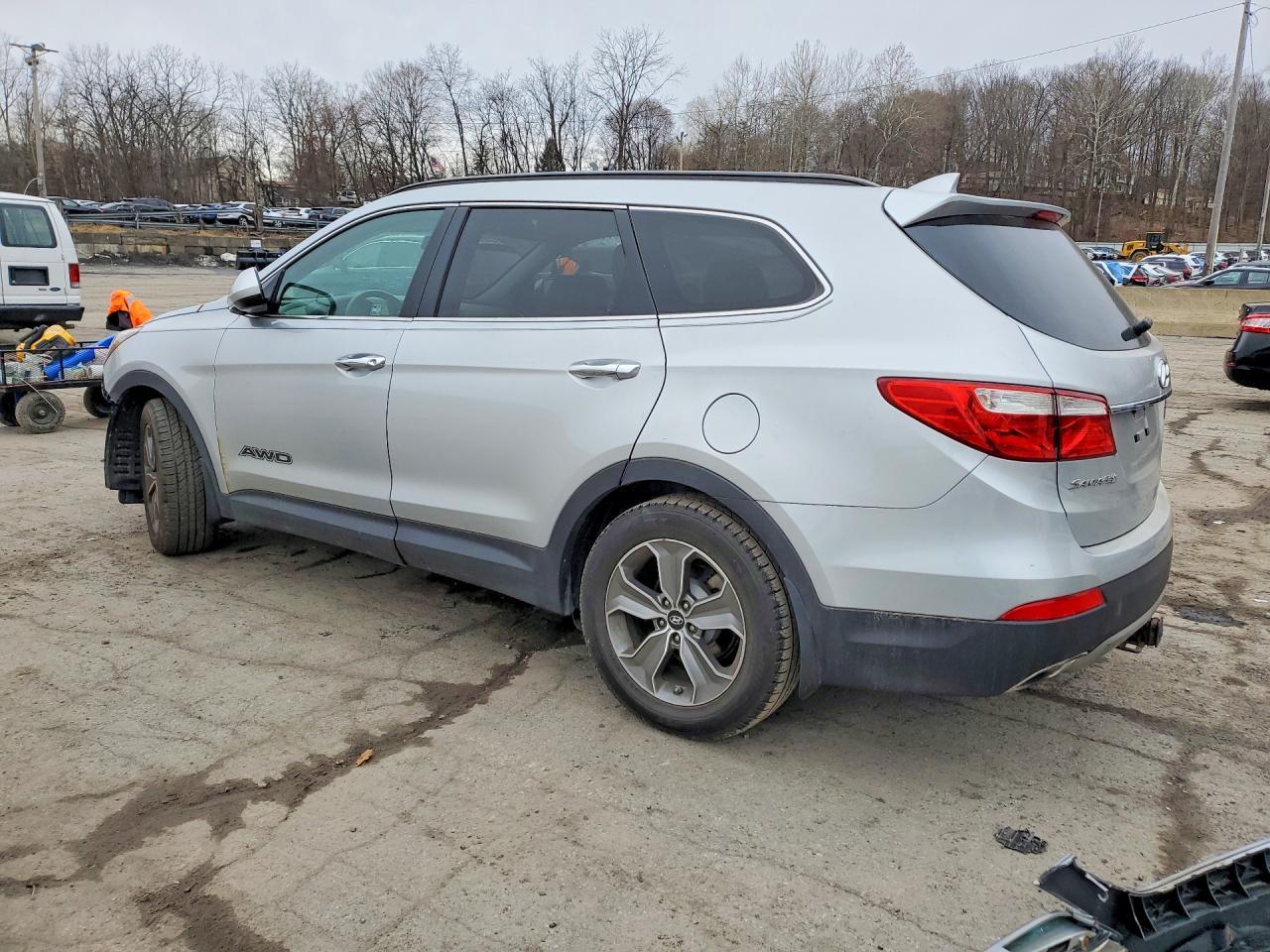 2016 Hyundai Santa Fe Se - Фото 2