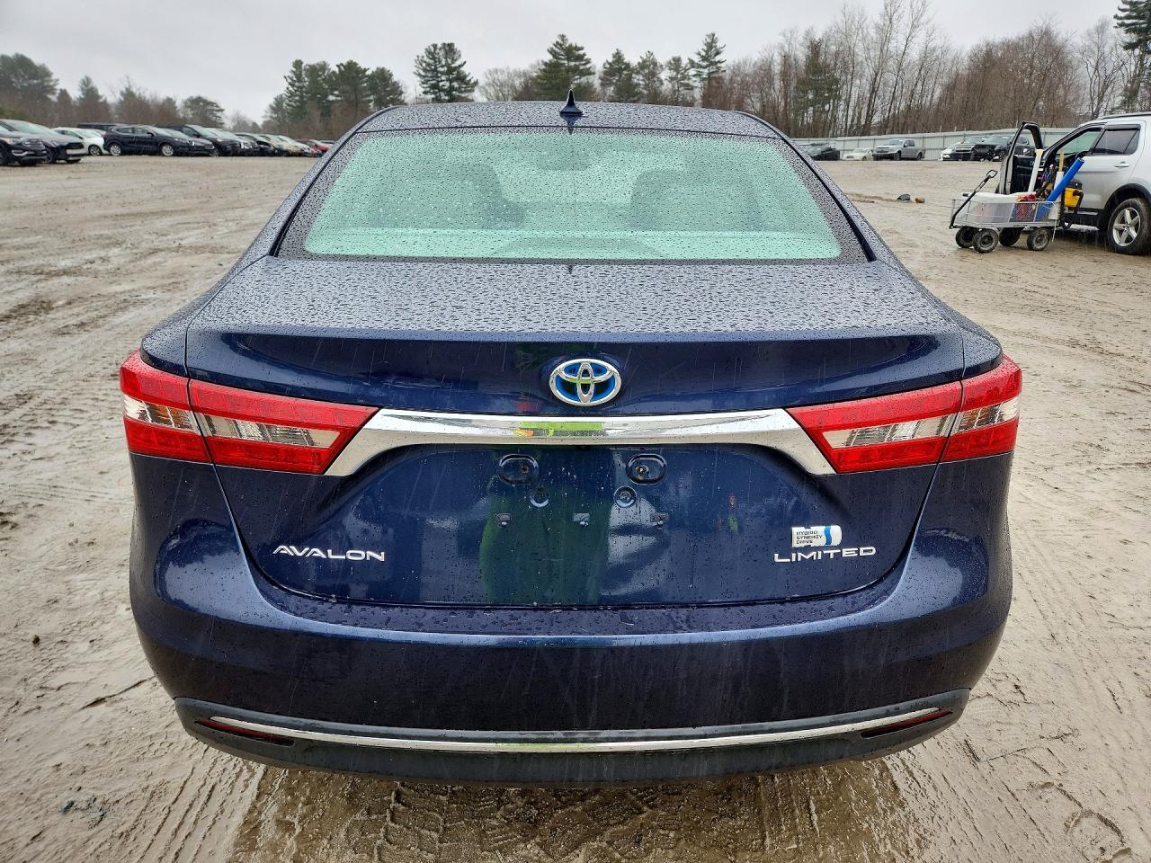 2017 Toyota Avalon Hybrid Limited - Image 6