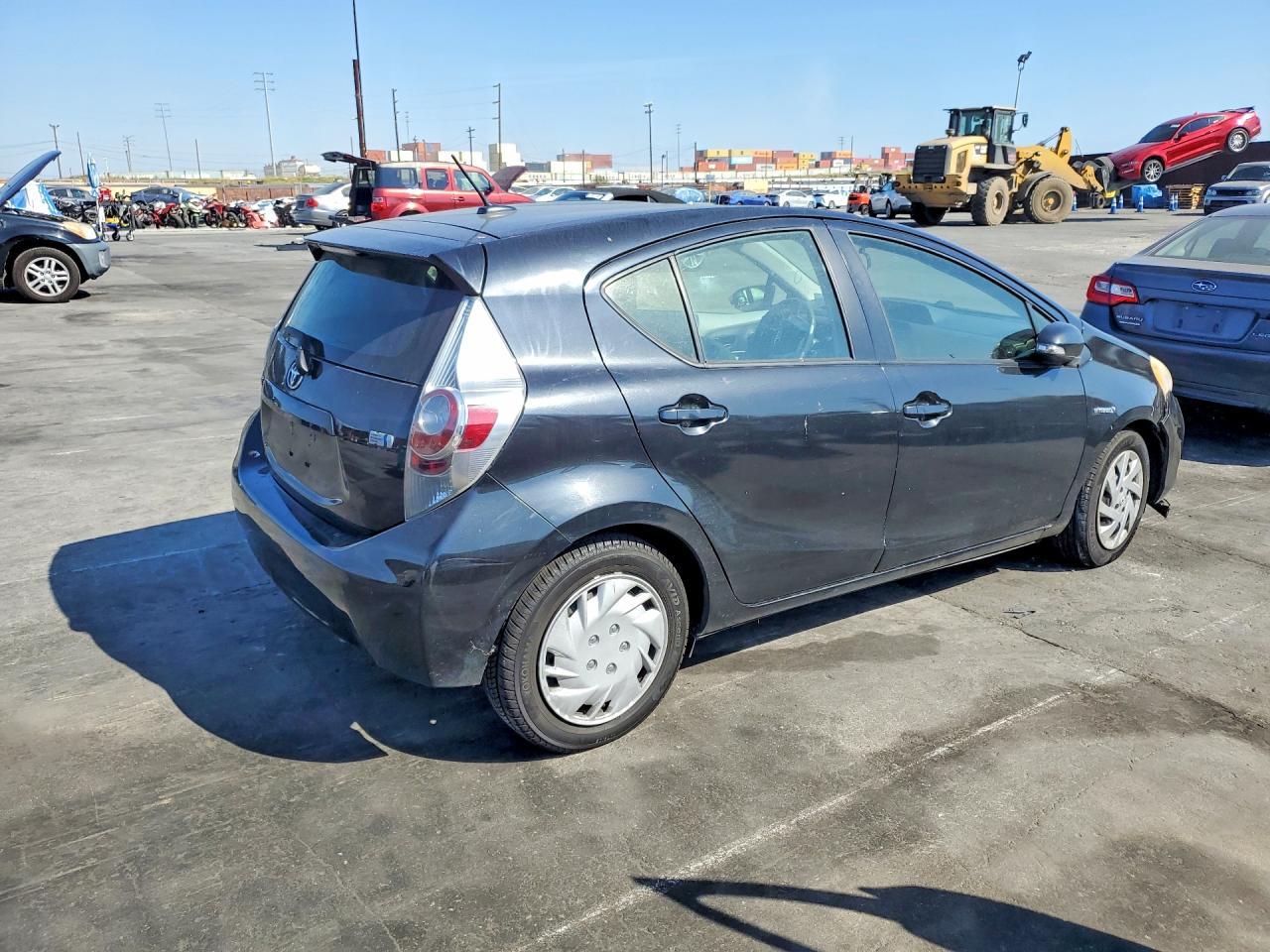 2013 Toyota Prius C Three - Фото 3