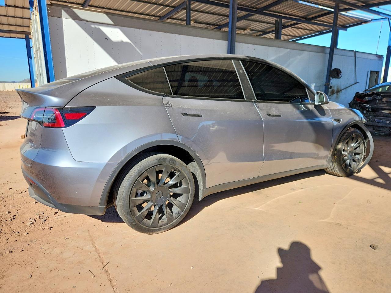 2025 Tesla Model Y - Image 3