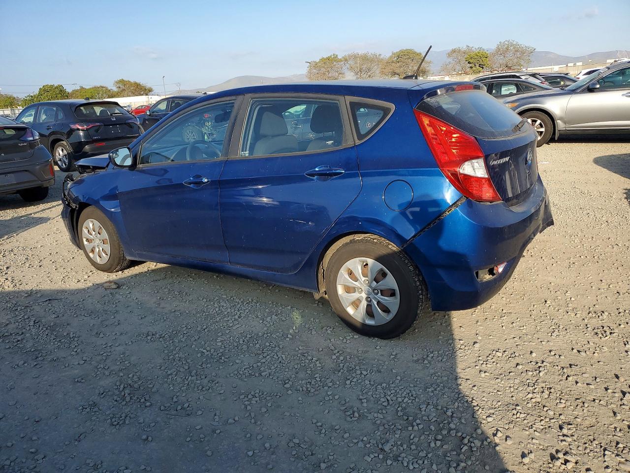 2016 Hyundai Accent Se - Image 2