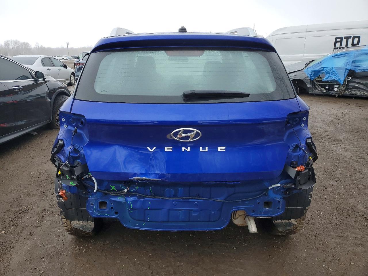 2023 Hyundai Venue Sel - Image 6