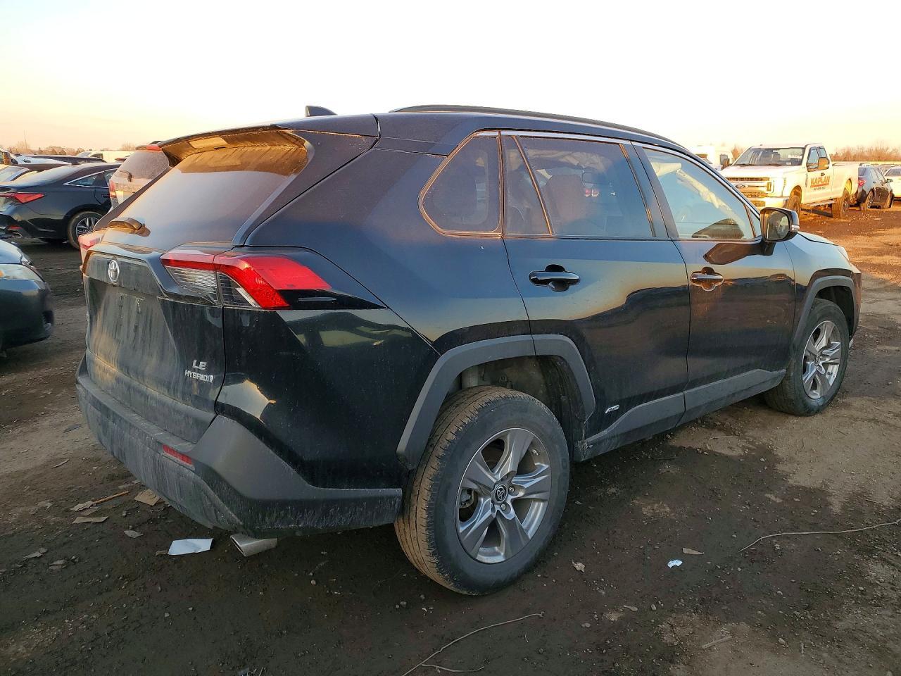 2024 Toyota Rav4 Le - Фото 3