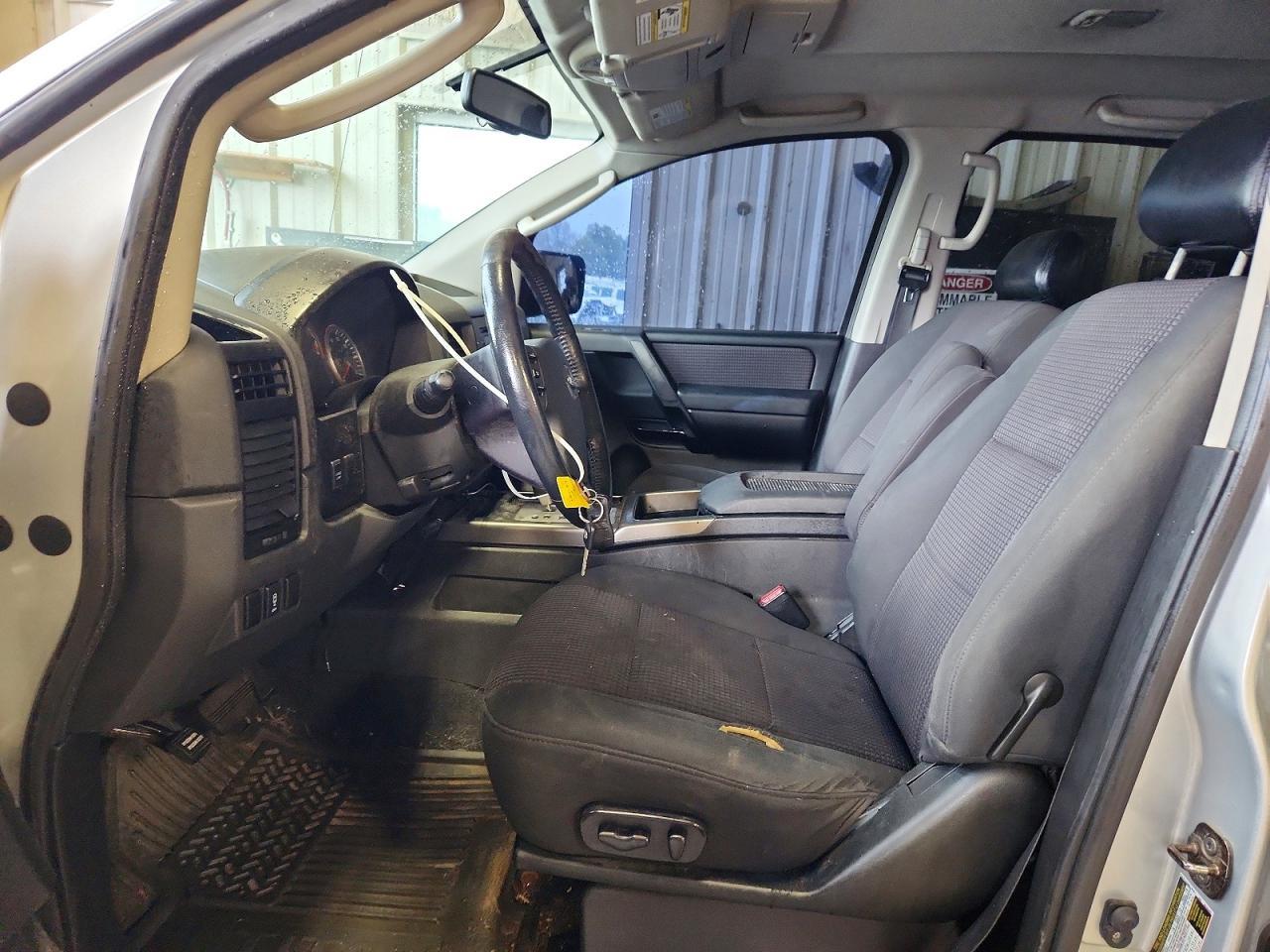 2010 Nissan Titan Se - Фото 7