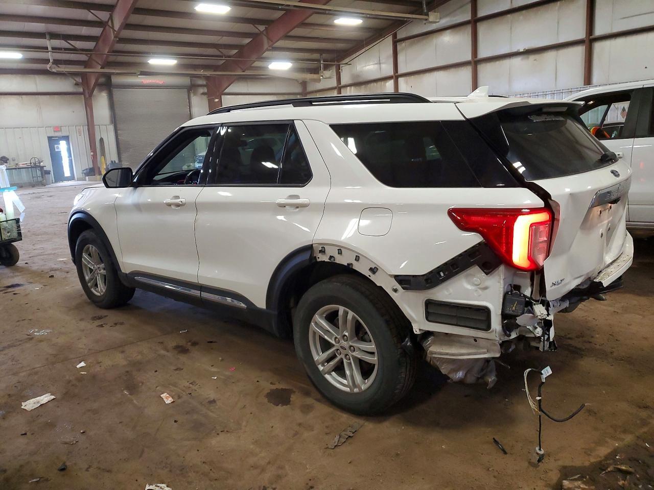 2022 Ford Explorer Xlt - Фото 2