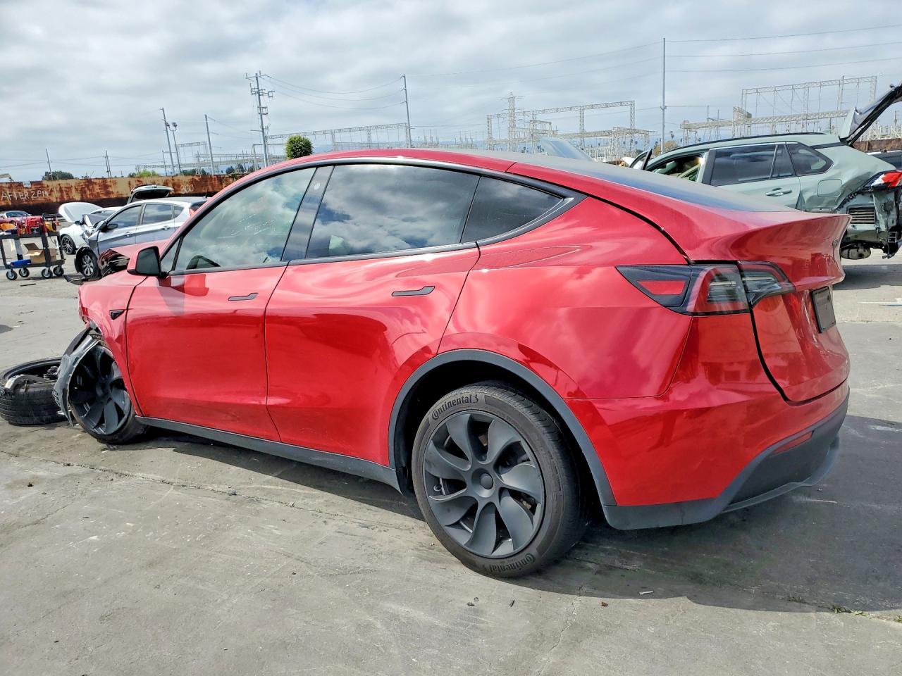 2023 Tesla Model Y - Image 2
