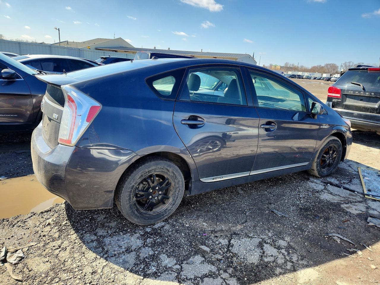 2012 Toyota Prius Two - Фото 3