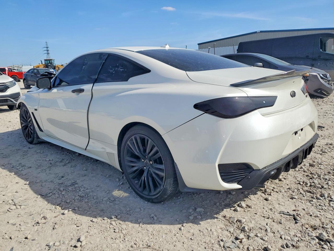 2017 Infiniti Q60 3.0T Premium - Фото 2