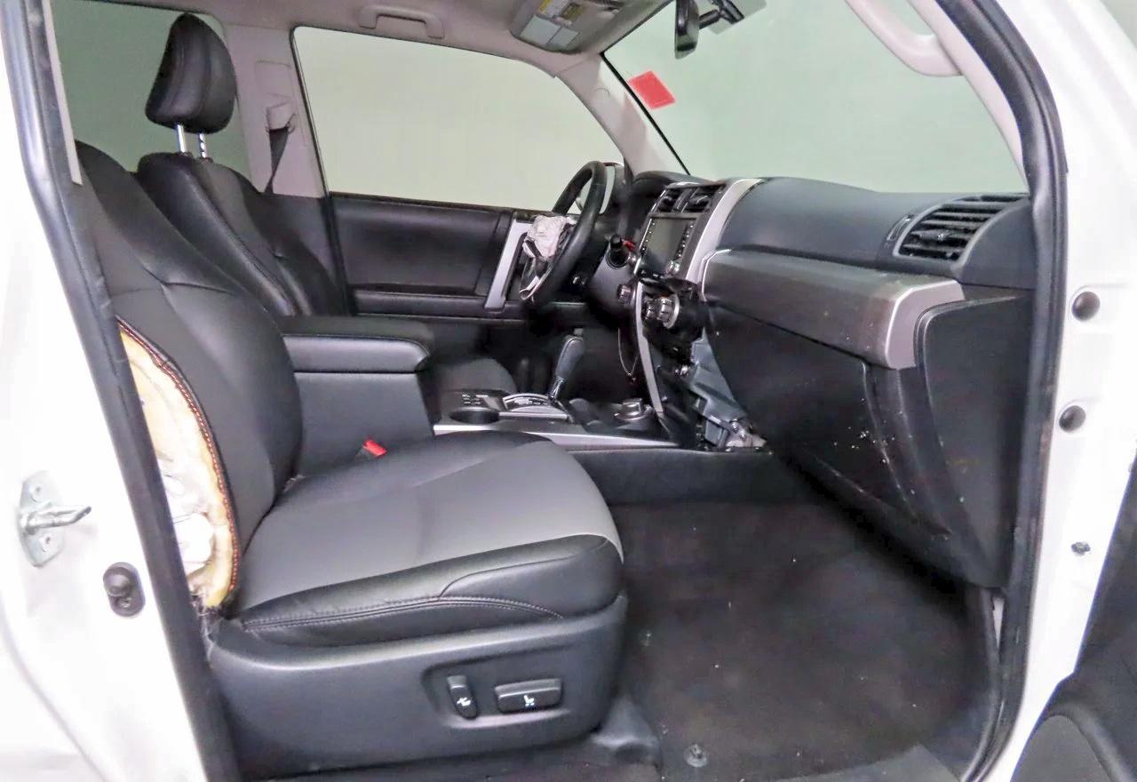 2022 Toyota 4Runner Sr5 Premium - Image 5