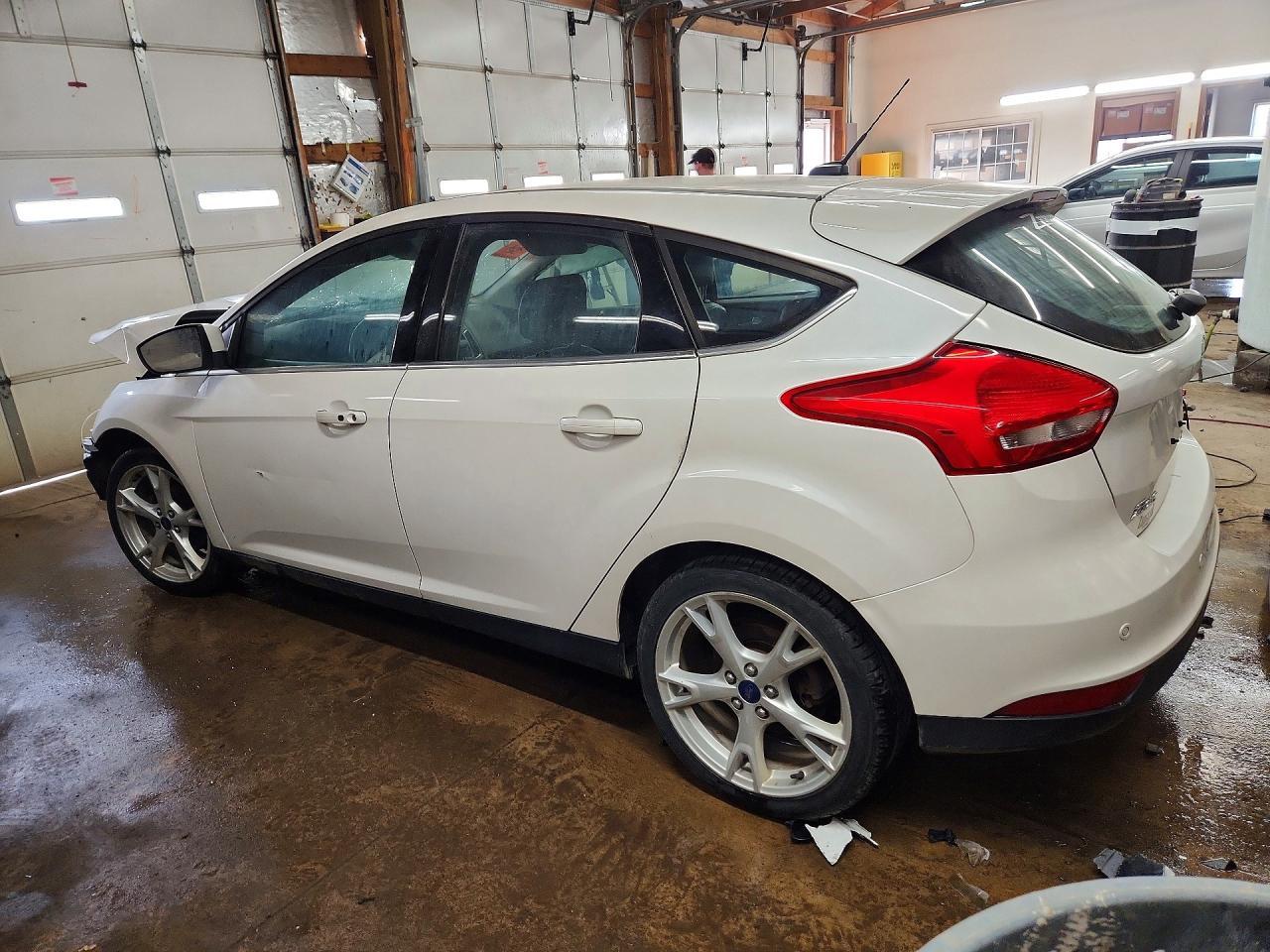 2015 Ford Focus Titanium - Фото 2
