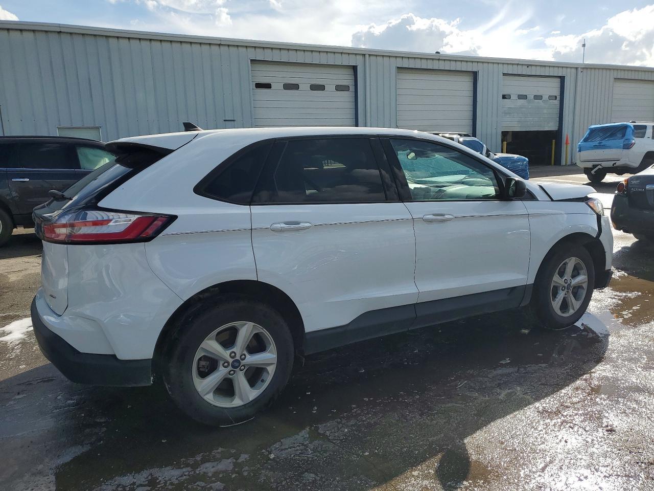 2022 Ford Edge Se - Фото 3