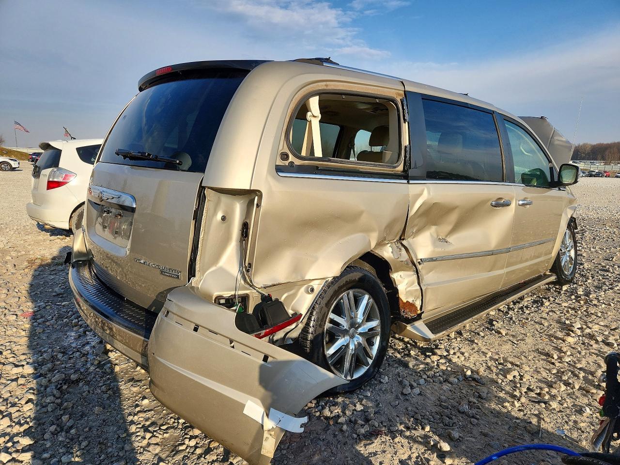 2009 Chrysler Town & Country Limited - Фото 3
