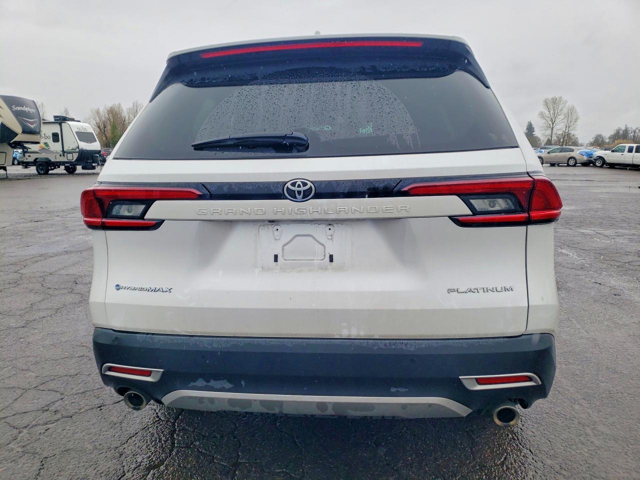 2025 Toyota Grand Highlander Hybrid Max Platinum - Image 6