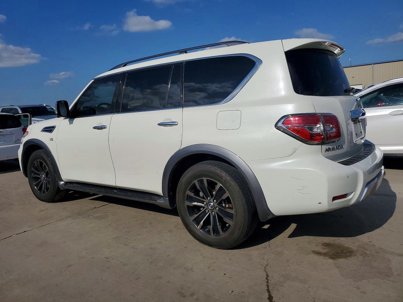2017 Nissan Armada Platinum - Фото 2