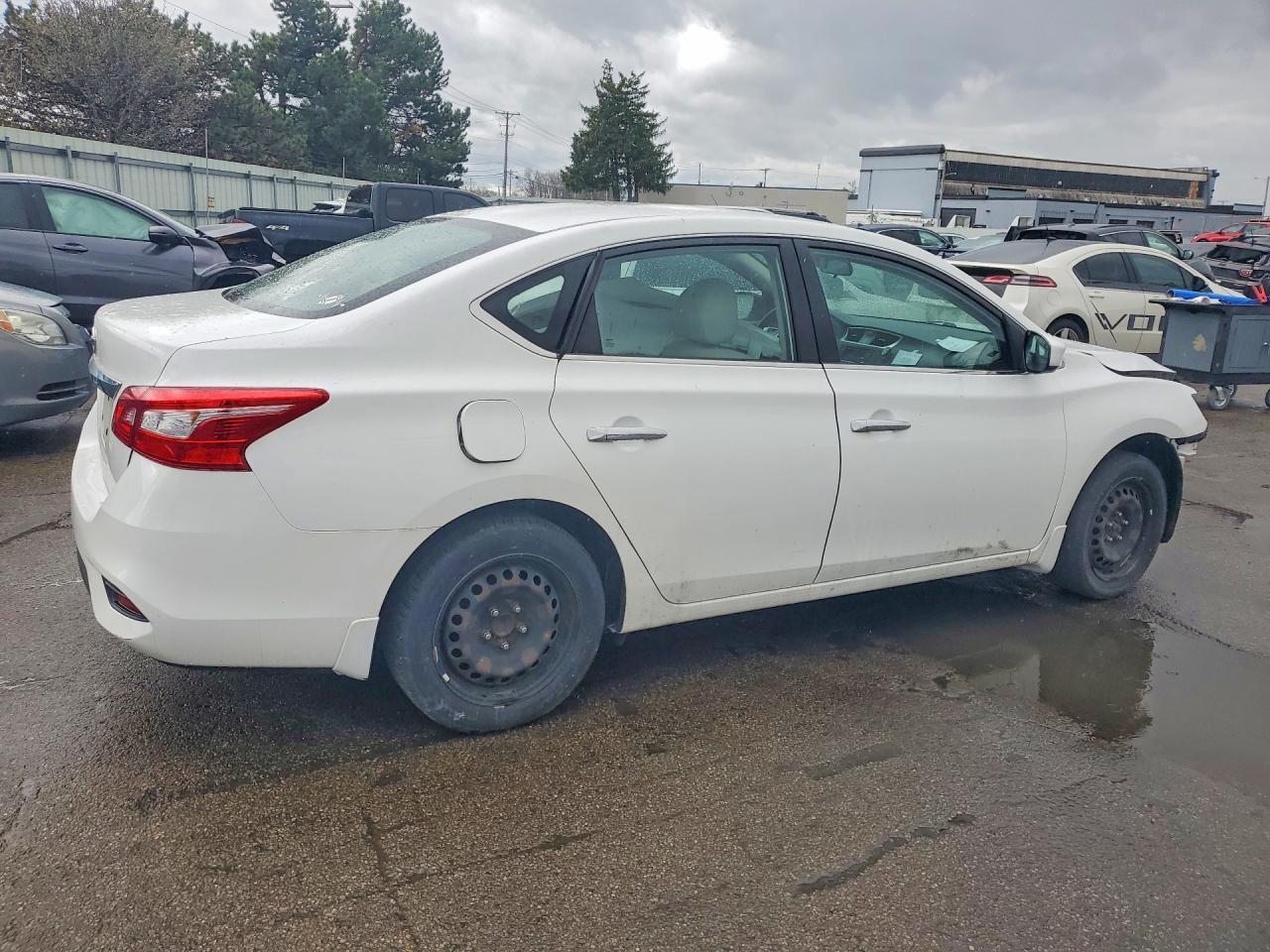 2017 Nissan Sentra S - Фото 3