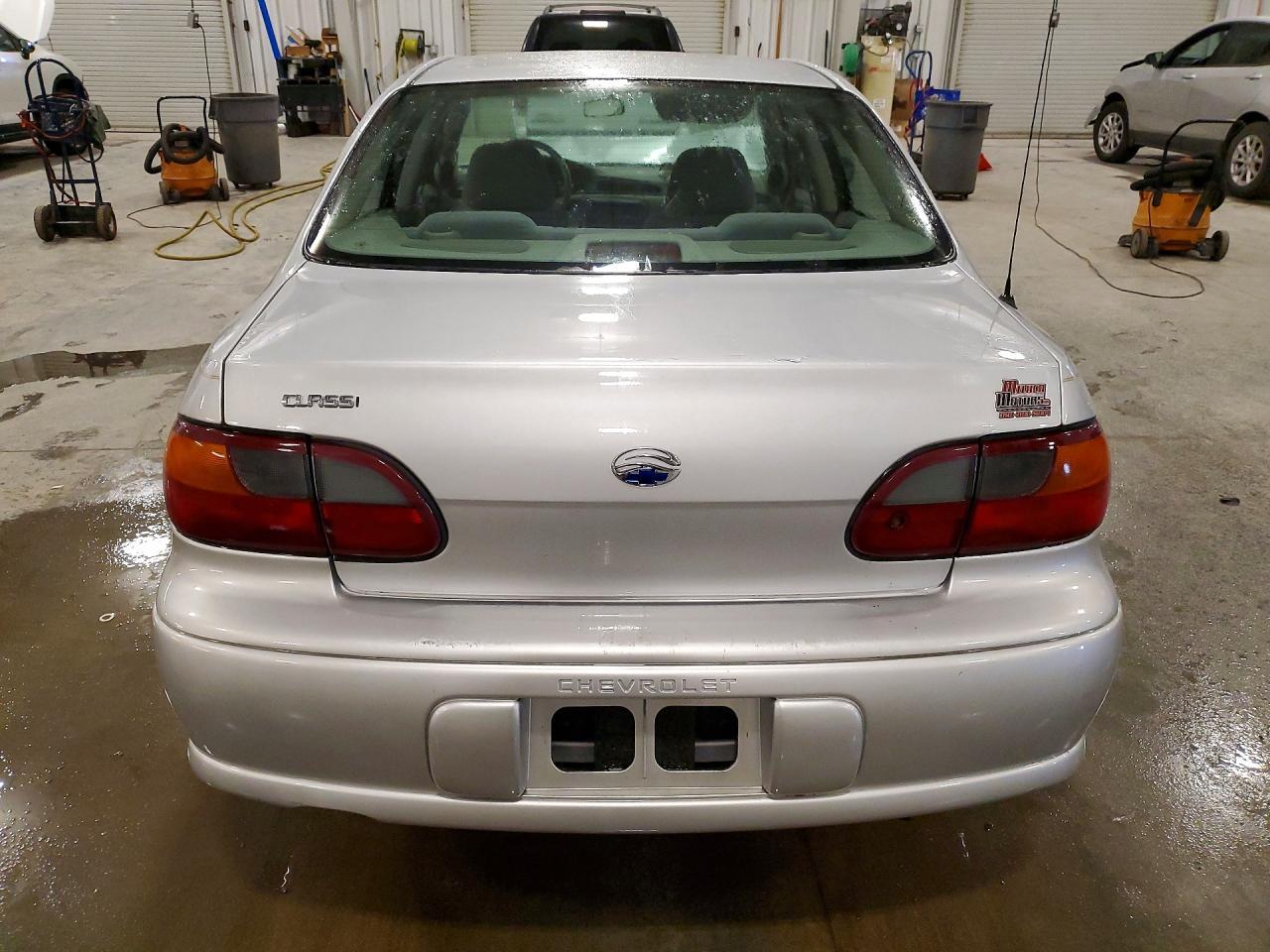 2005 Chevrolet Classic - Фото 6