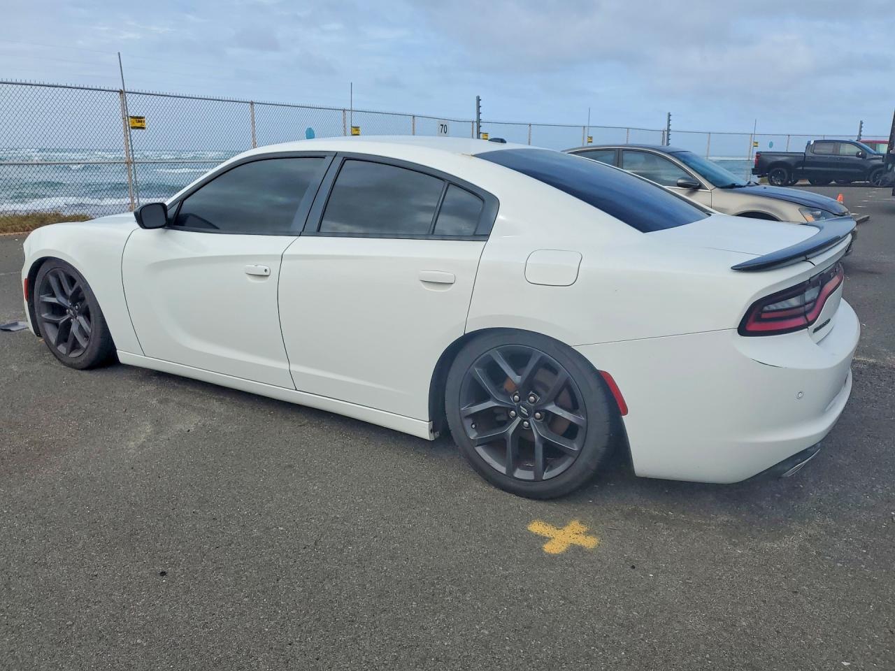 2019 Dodge Charger Sxt - Image 2