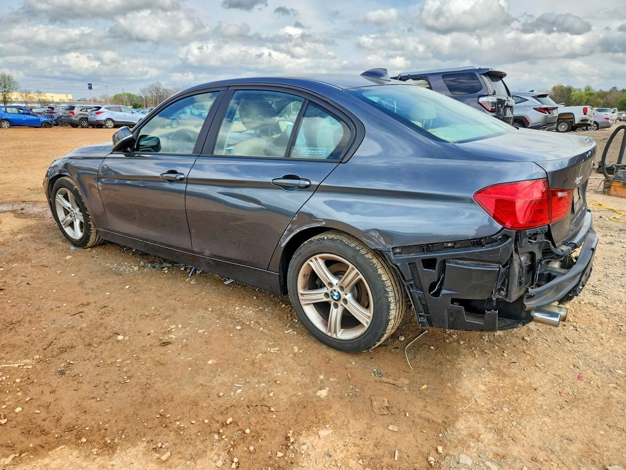 2013 BMW 328 I - Фото 2