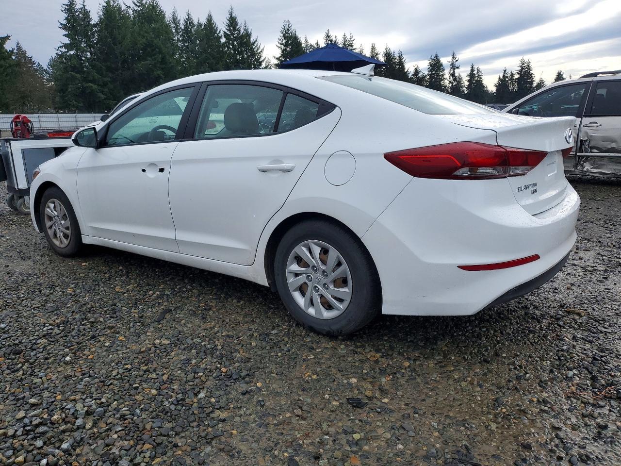2017 Hyundai Elantra Se - Image 2