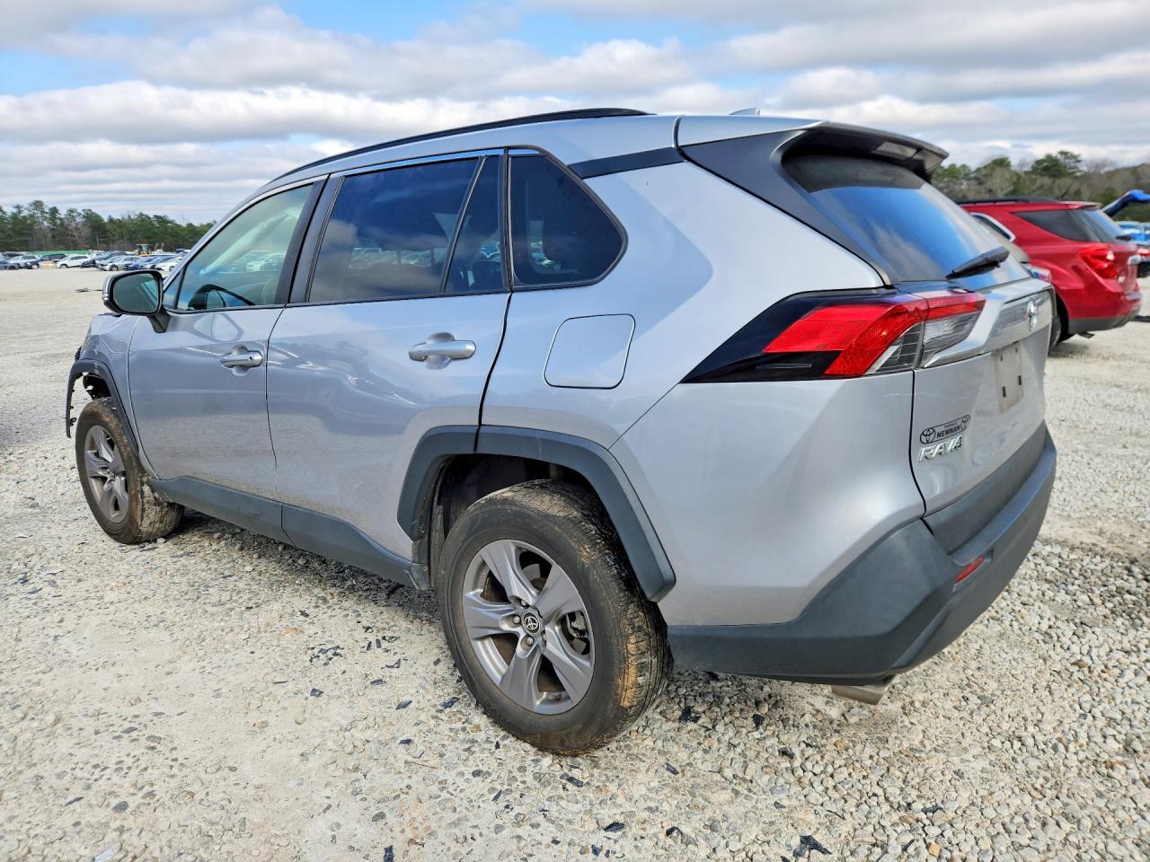 2022 Toyota Rav4 Xle - Image 2