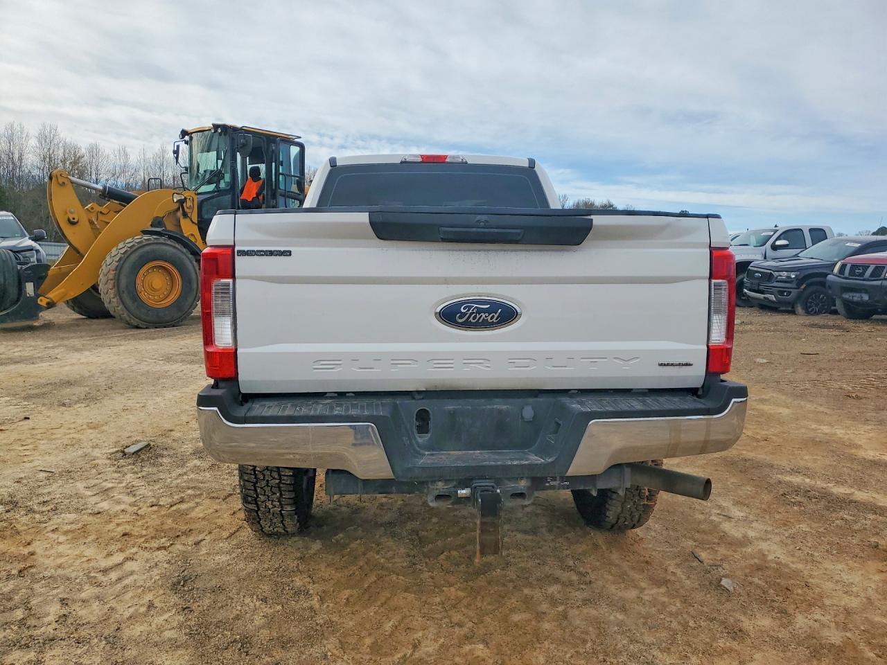 2019 Ford F250 - Image 6