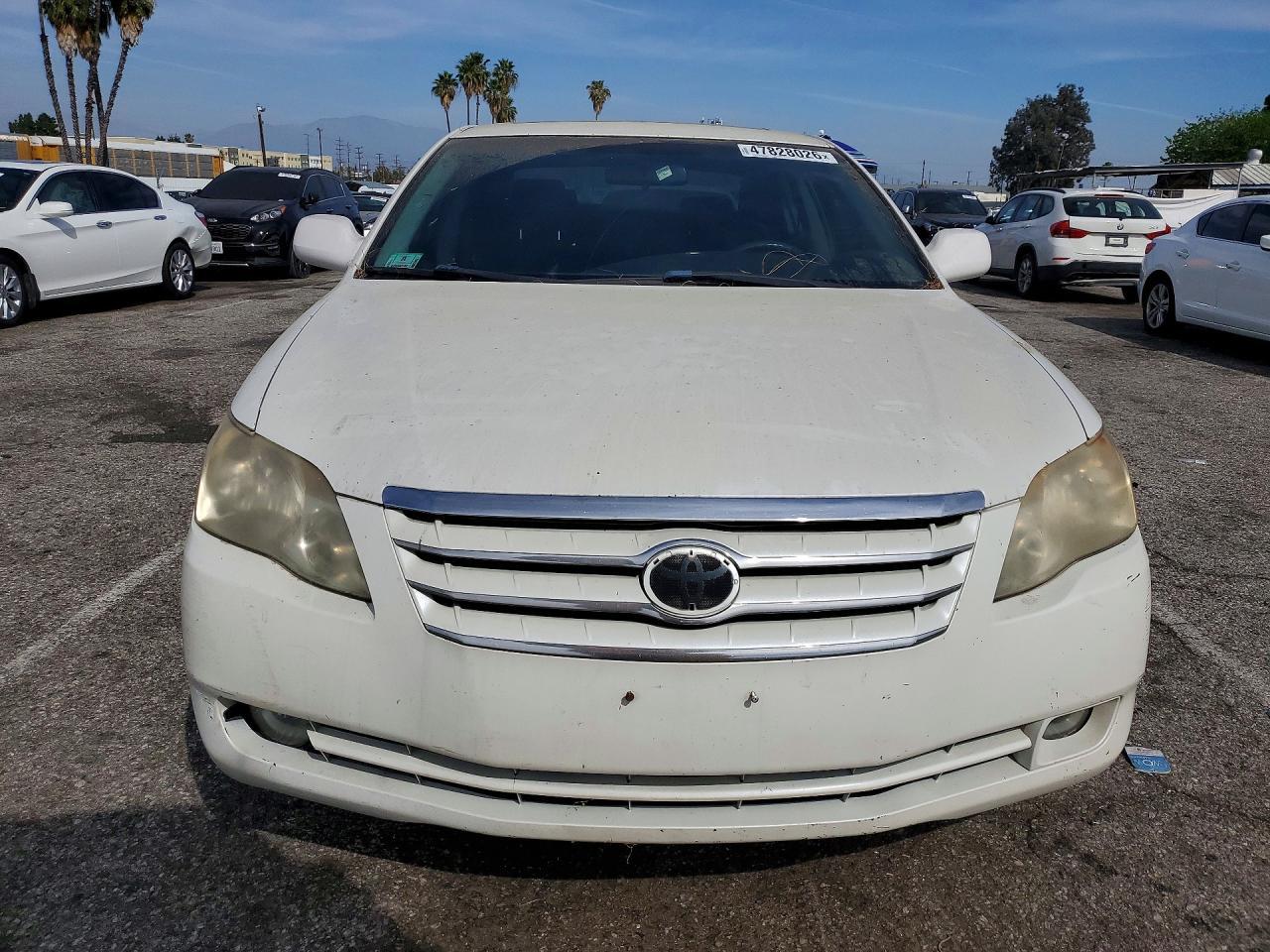 2007 Toyota Avalon - Image 5