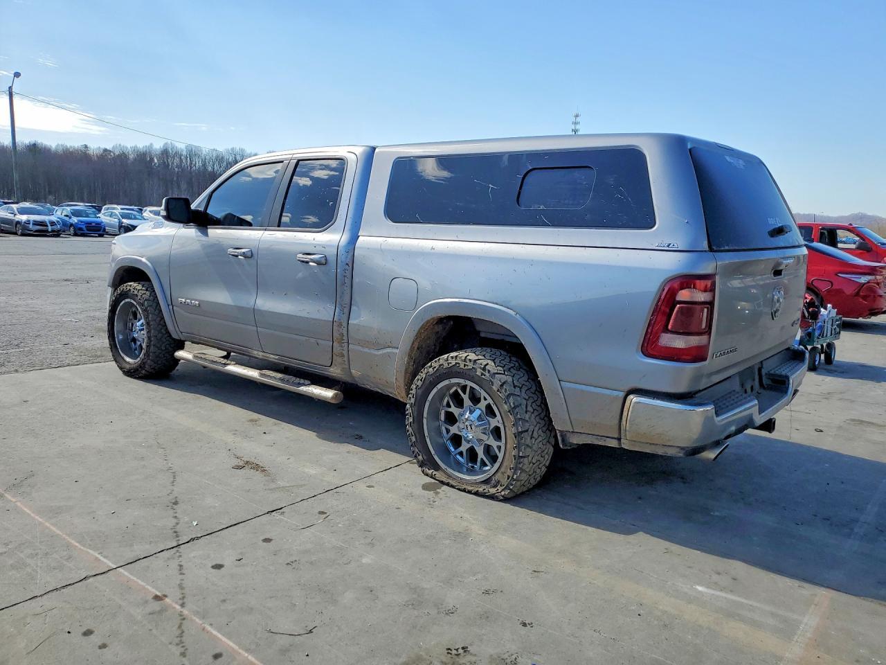2019 Ram 1500 Laramie - Фото 2