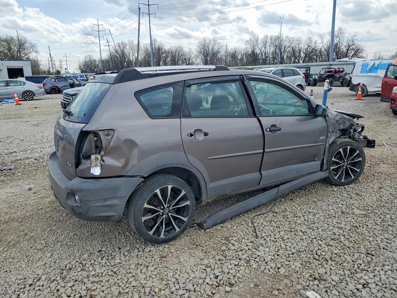 2003 Pontiac Vibe - Фото 3
