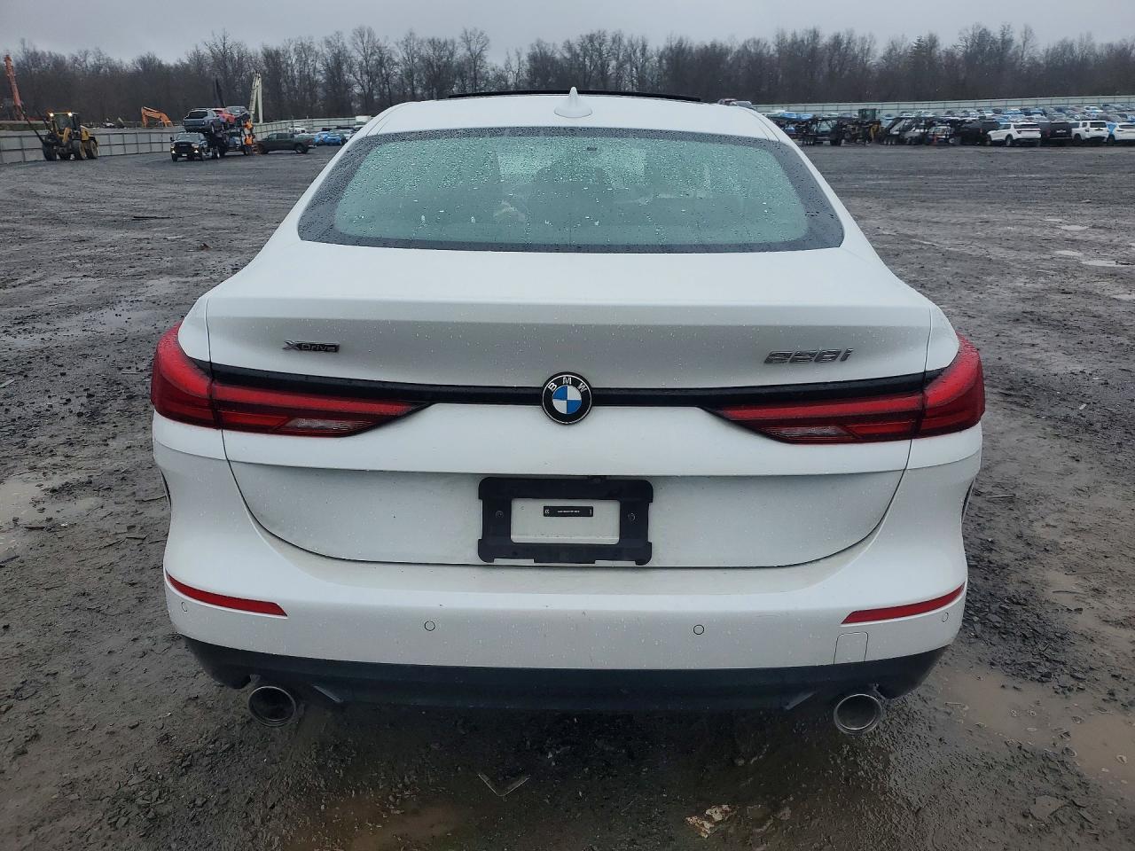 2024 BMW 228Xi - Фото 6