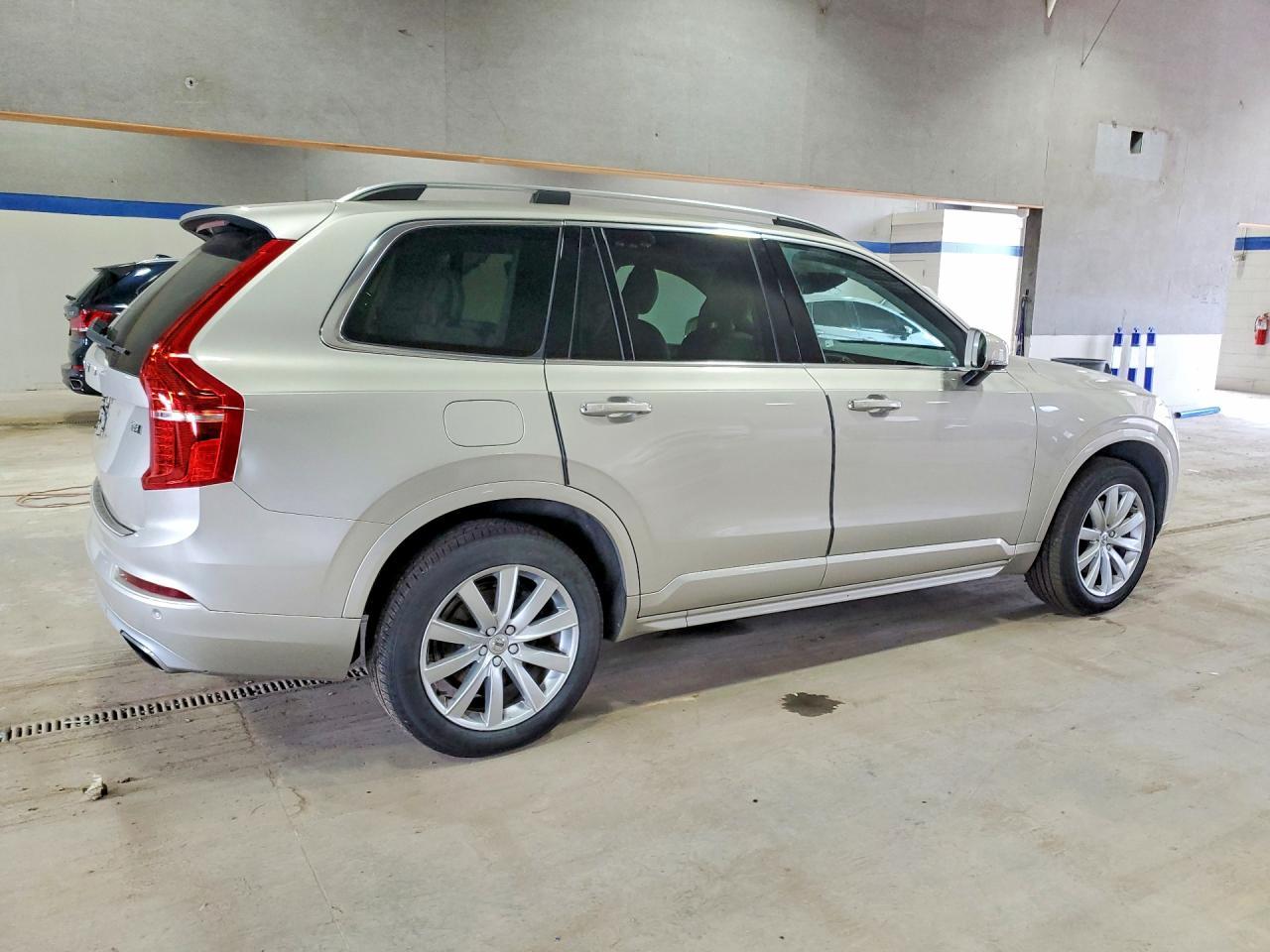 2016 Volvo Xc90 T6 - Image 3