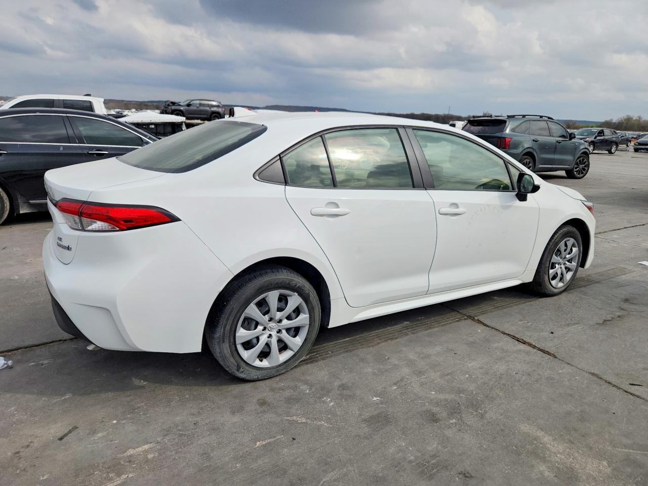 2024 Toyota Corolla Hybrid Le - Image 3
