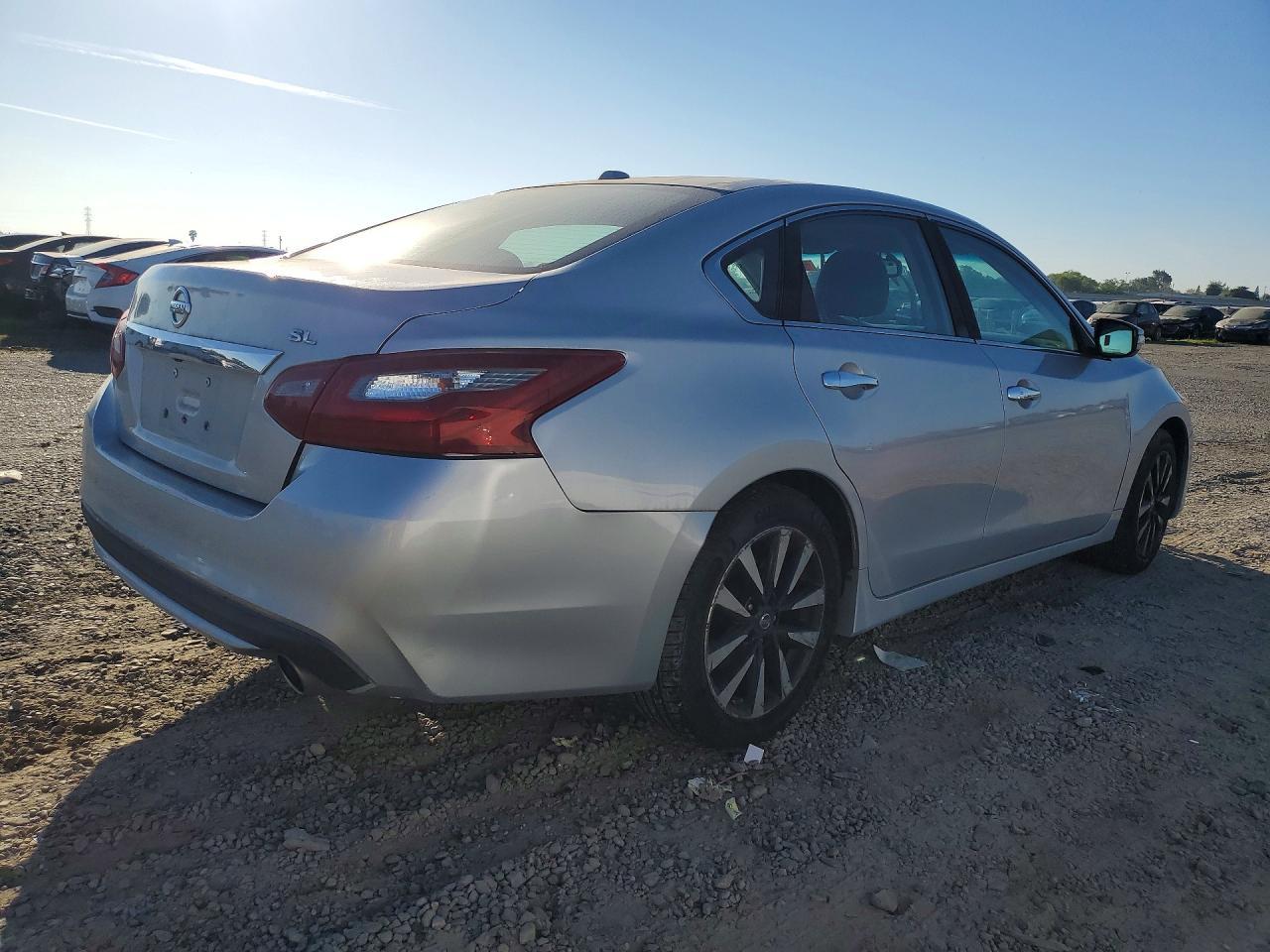 2018 Nissan Altima - Фото 3