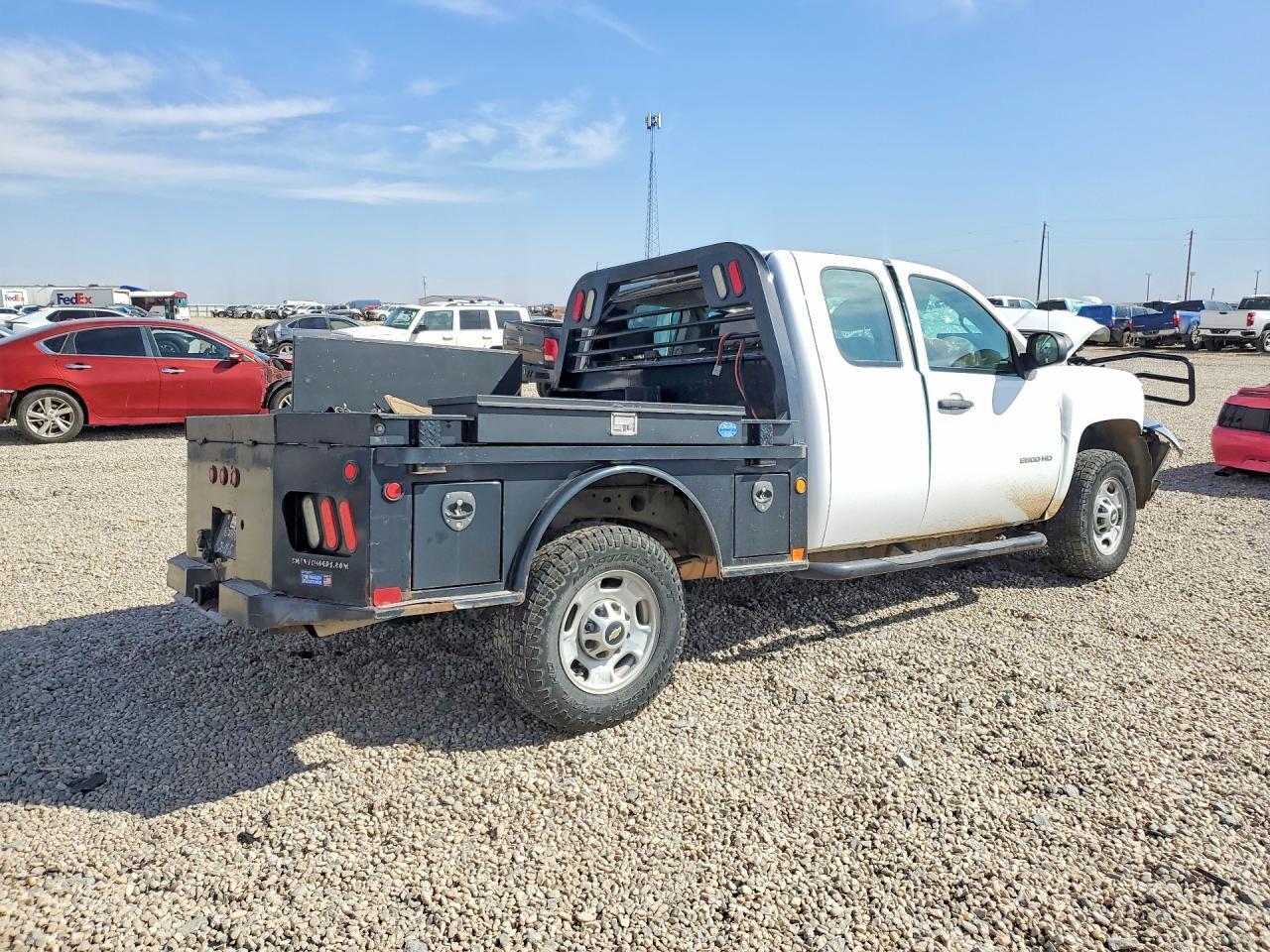 2013 Chevrolet Silverado C2500 Heavy Duty - Фото 3