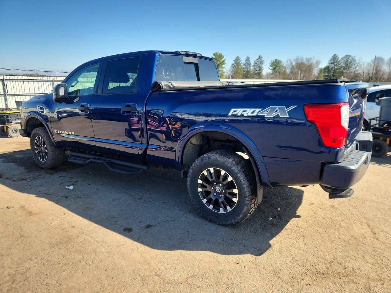 2017 Nissan Titan Xd Pro-4X 4Wd 5.0L V8 Tdsl - Image 2