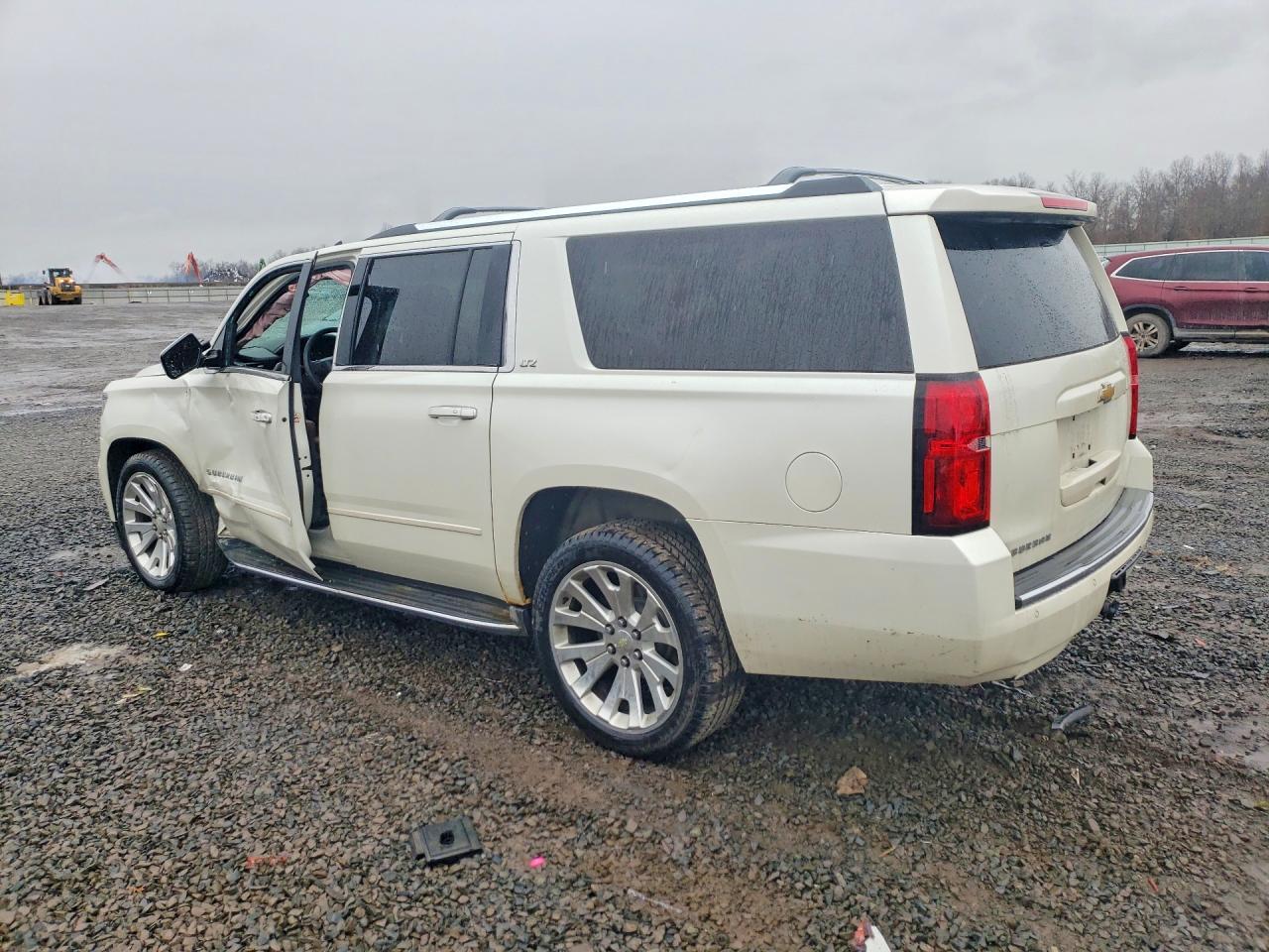 2015 Chevrolet Suburban K1500 Ltz - Фото 2