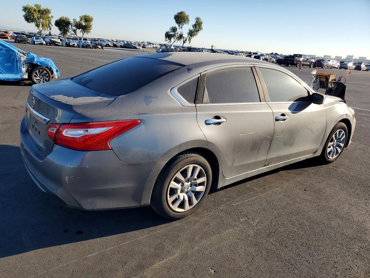 2016 Nissan Altima 2.5 S - Фото 3