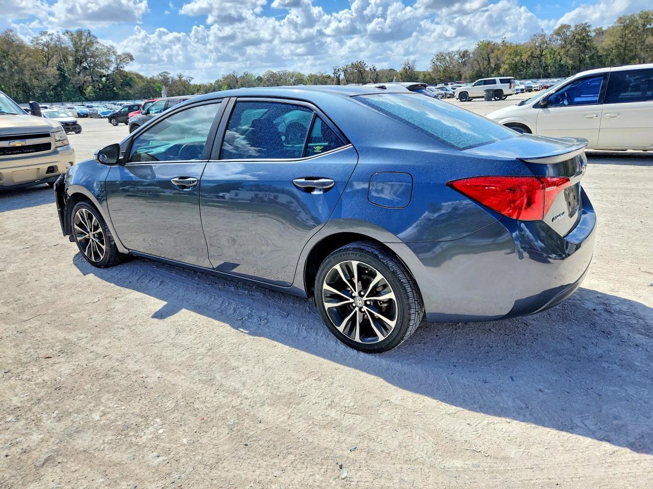 2017 Toyota Corolla Se - Фото 2