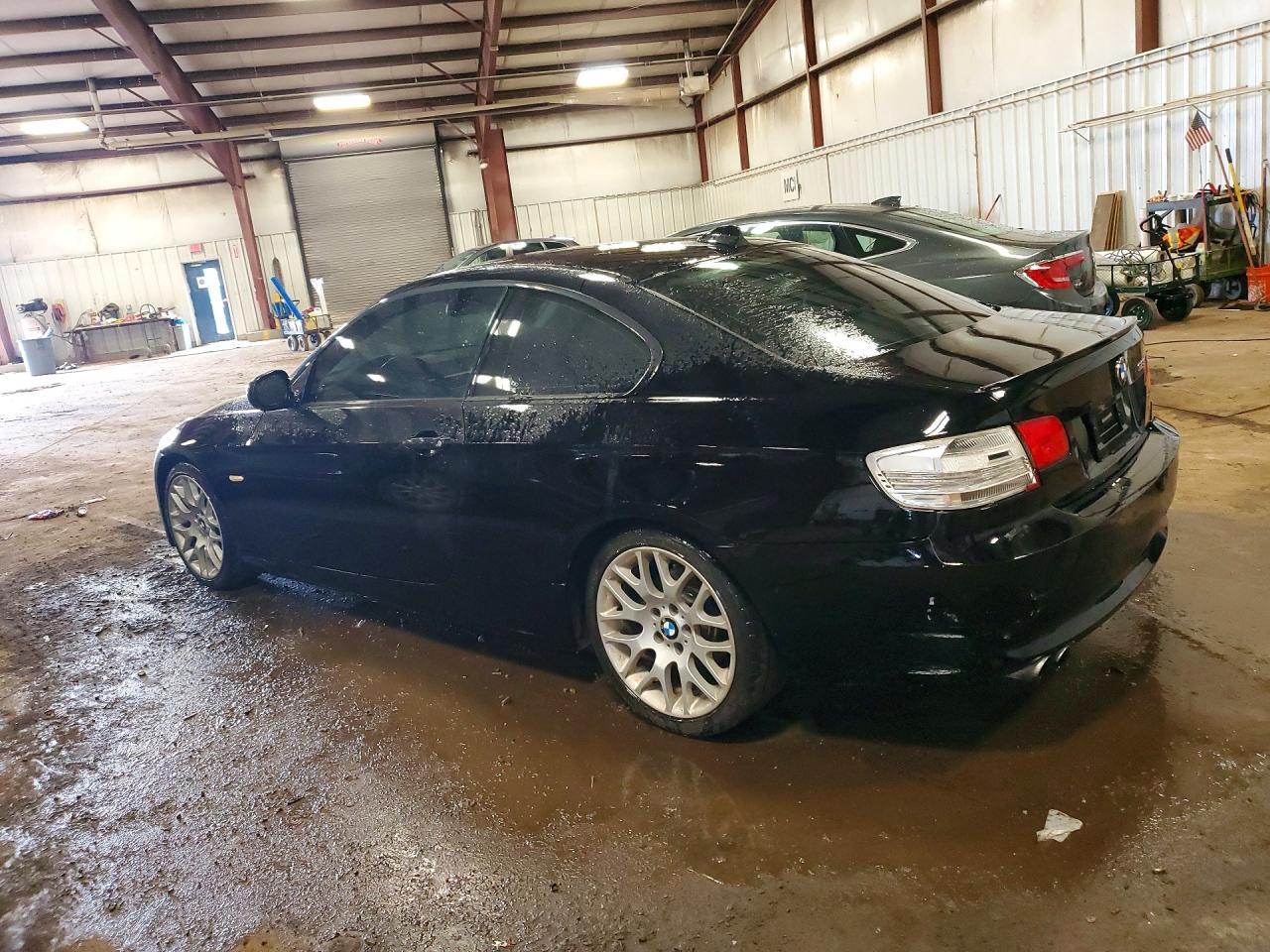 2010 BMW 328 I - Фото 2