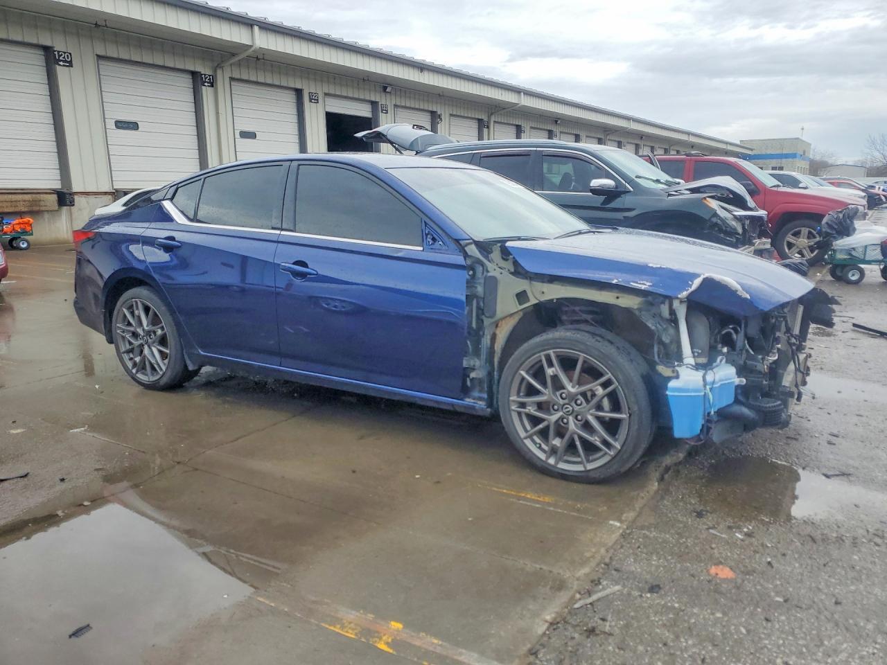 2023 Nissan Altima 2.0 Sr - Фото 4