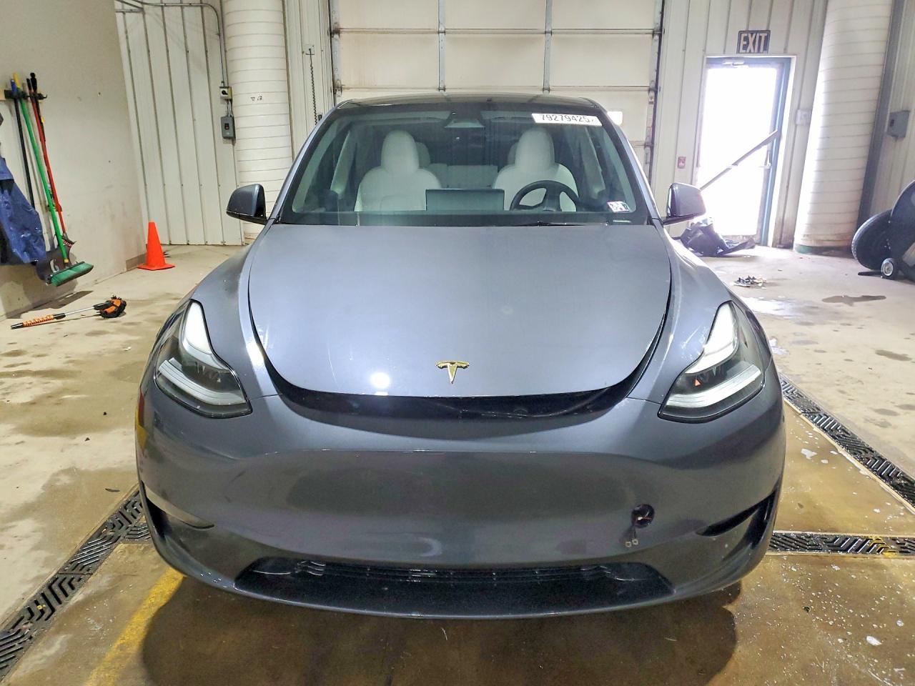 2023 Tesla Model Y - Image 5