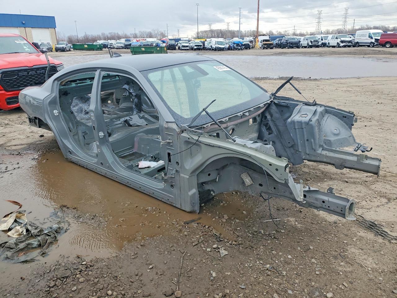 2018 Dodge Charger R - Image 4