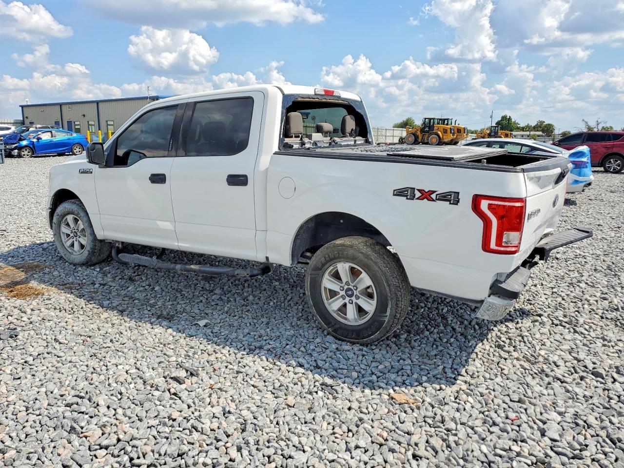 2017 Ford F150 Supercrew - Фото 2