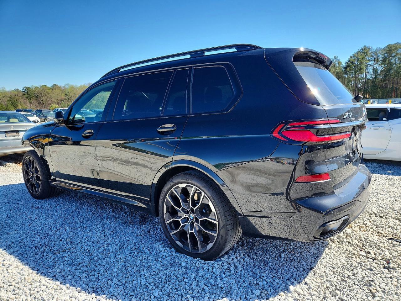 2026 BMW X7 xDrive40I - Фото 2